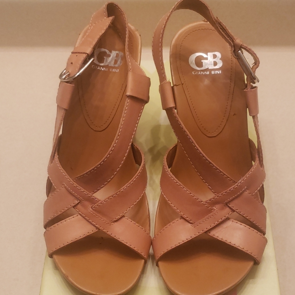 Tan Wedge_GB